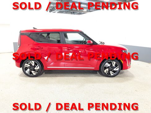 Used 2024 Kia Soul GT-Line w/ GT-Line Technology Package FWD image 2