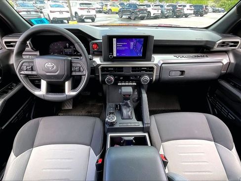 Used 2025 Toyota Tacoma TRD Off-Road AWD/4WD image 20
