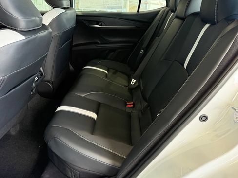 Used 2026 Toyota Camry Hybrid FWD image 27