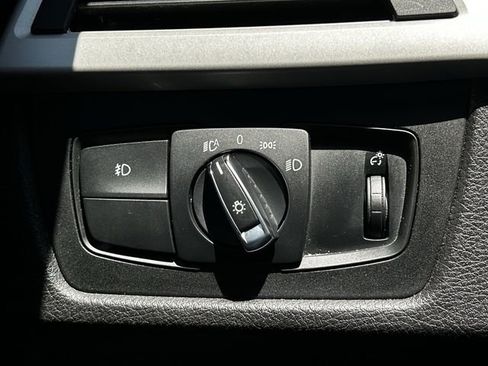 Used 2017 BMW 320i Sedan RWD image 24