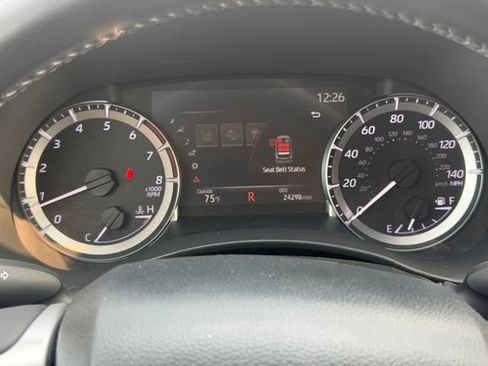 Used 2023 Toyota Highlander LE AWD/4WD image 24