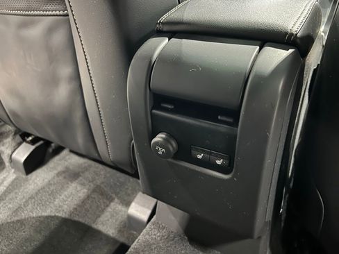 Used 2016 Volvo XC60 T6 R-Design w/ Climate Package image 37