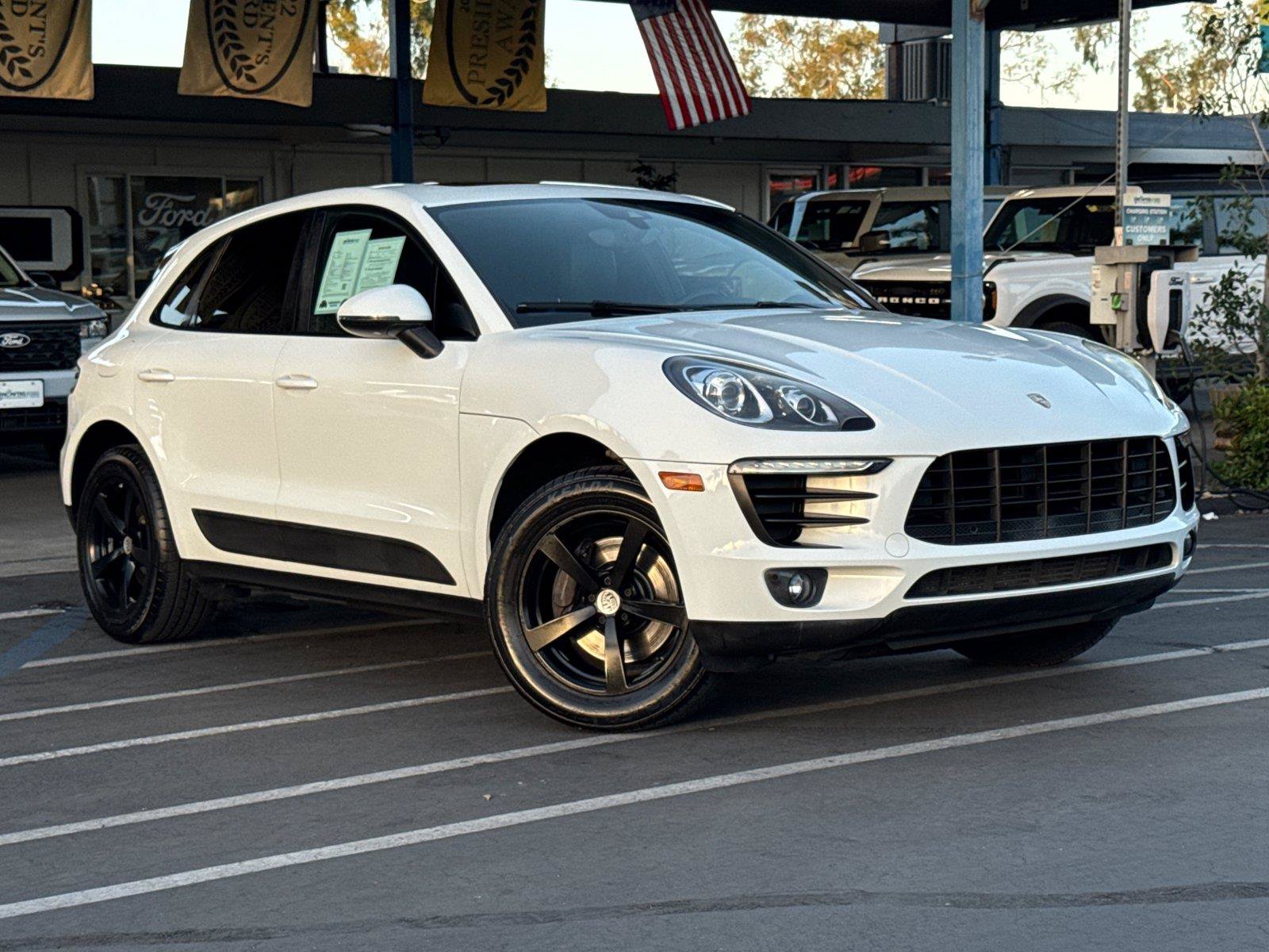 Used 2018 Porsche Macan AWD/4WD image 2