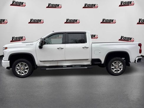 Used 2024 Chevrolet Silverado 2500 High Country w/ Technology Package AWD/4WD image 8