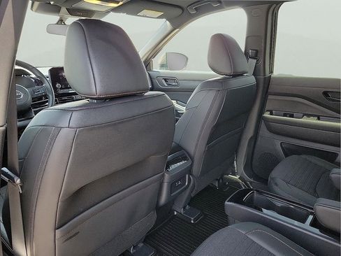 Used 2025 Nissan Pathfinder Rock Creek AWD/4WD image 12