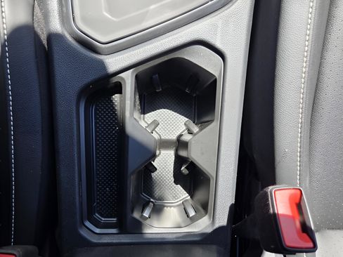 Used 2023 Volkswagen Tiguan SE image 15