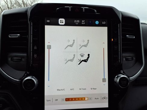 Used 2024 RAM 2500 Big Horn w/ Sport Appearance Package image 15