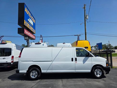 Used 2019 Chevrolet Express 3500 Extended w/ Driver Convenience Package RWD image 2