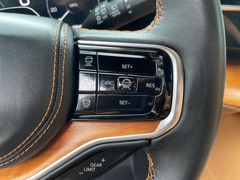 Certified 2025 Jeep Grand Wagoneer Series III AWD/4WD image 35