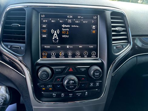 Used 2018 Jeep Grand Cherokee Limited w/ Trailer Tow Group IV image 16