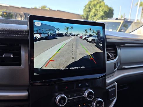 Used 2023 Ford Expedition Max XLT image 15