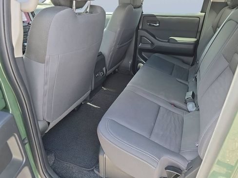 Used 2024 Nissan Frontier SV w/ SV Convenience Package RWD image 30
