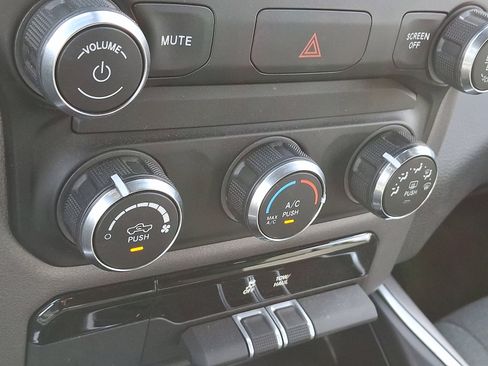 Used 2022 RAM 1500 Big Horn image 15