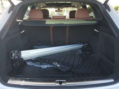 Used 2021 Audi Q5 Prestige w/ Prestige Package image 5