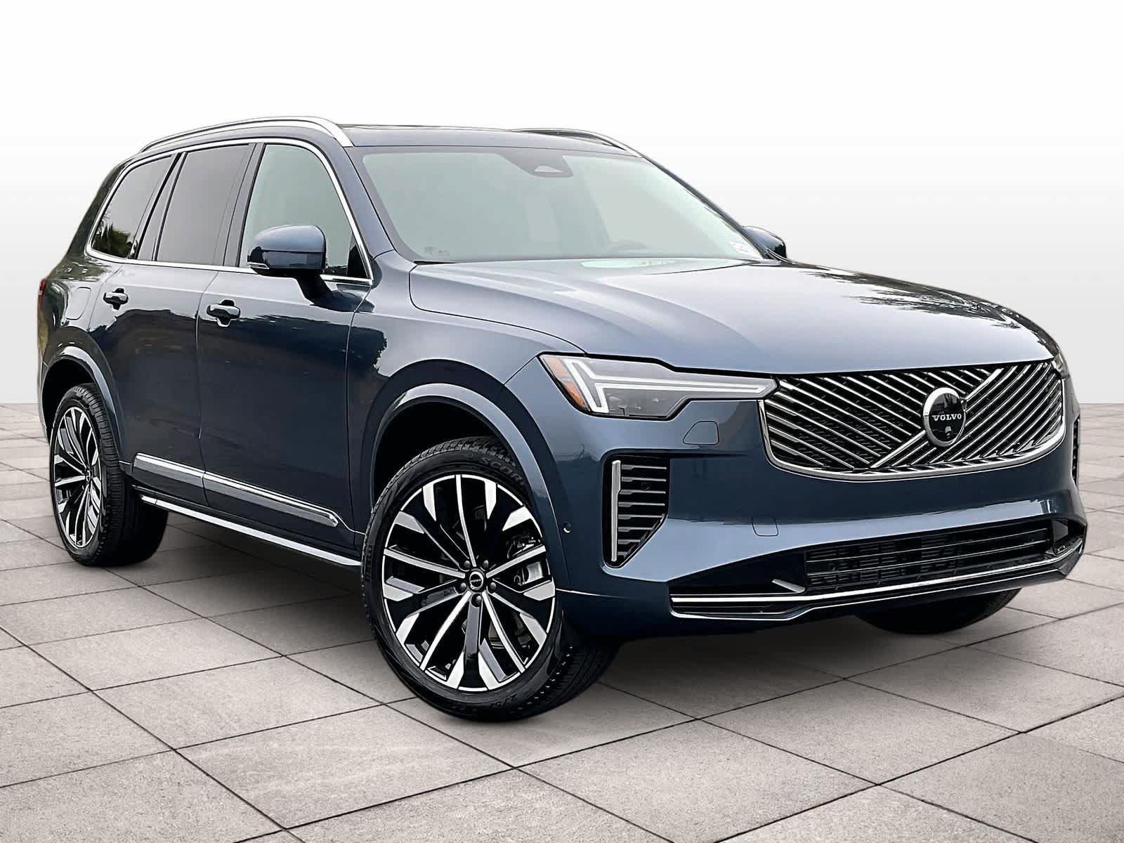 New 2026 Volvo XC90 B5 Plus w/ Protection Package AWD/4WD image 2