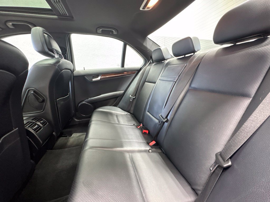 Used 2009 Mercedes-Benz C 300 Sedan image 18