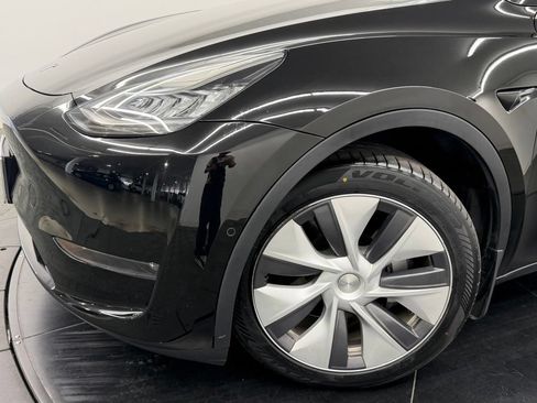 Used 2022 Tesla Model Y Long Range AWD/4WD image 5