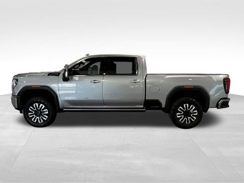 Used 2024 GMC Sierra 2500 Denali Ultimate AWD/4WD image 4