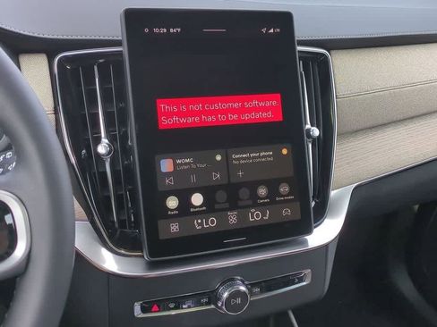 Used 2026 Volvo XC90 B5 Plus w/ Protection Package Premier image 27