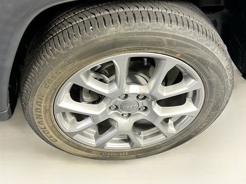 Used 2022 Jeep Compass Latitude image 27