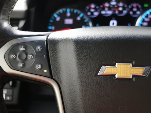 Used 2019 Chevrolet Suburban Premier AWD/4WD image 28