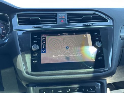 Certified 2022 Volkswagen Tiguan SEL R-Line image 60