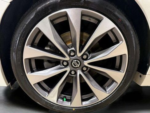 Used 2019 Nissan Maxima Platinum image 31