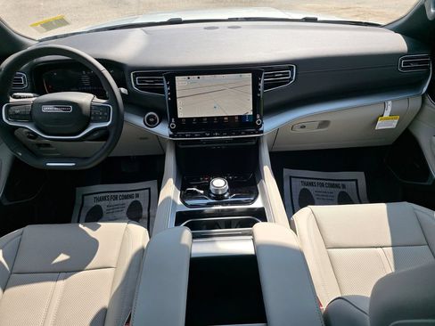 New 2026 Jeep Grand Wagoneer 4WD image 38
