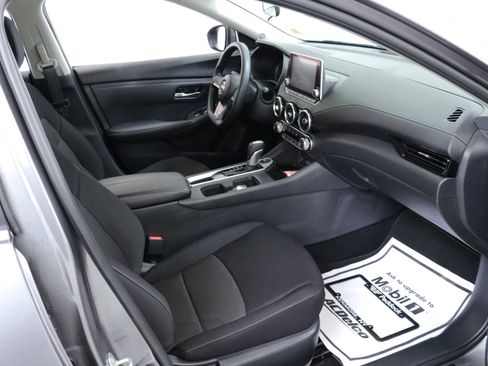 Used 2025 Nissan Sentra SV image 28