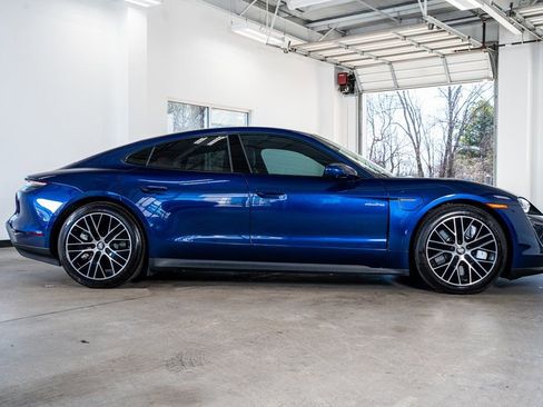 Used 2021 Porsche Taycan image 5