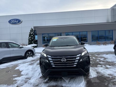 Used 2024 Nissan Rogue SV image 7