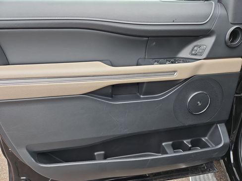 Used 2024 Ford Expedition Max Limited image 13