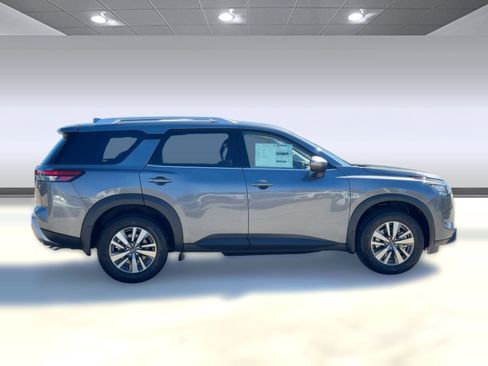 New 2025 Nissan Pathfinder SL w/ Cargo Package image 8