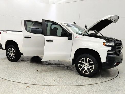 Used 2020 Chevrolet Silverado 1500 LT Trail Boss image 9