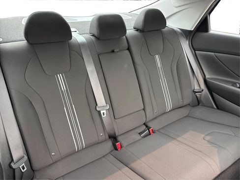 Used 2021 Hyundai Elantra SEL w/ Convenience + Premium Package FWD image 12