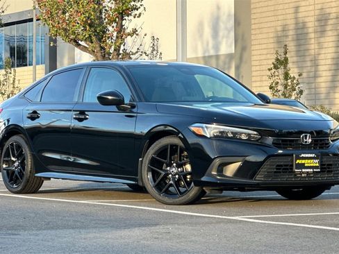 Used 2023 Honda Civic Sport image 2