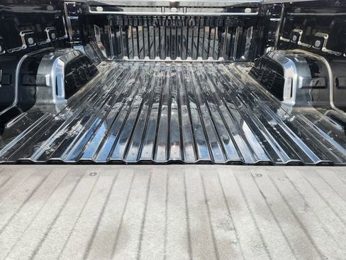 Used 2024 Chevrolet Silverado 1500 Custom image 32