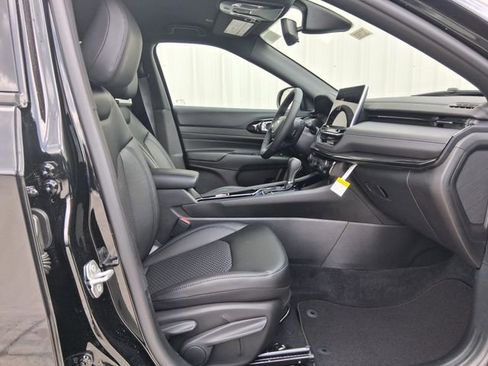 New 2026 Jeep Compass Latitude image 25