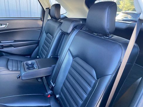 Used 2022 Ford Edge SEL w/ Convenience Package image 32