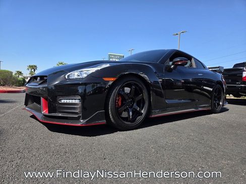Used 2018 Nissan GT-R NISMO AWD/4WD image 2