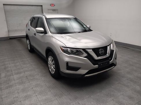 Used 2020 Nissan Rogue S FWD image 13