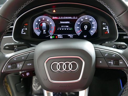Certified 2025 Audi Q7 2.0T Premium Plus image 18