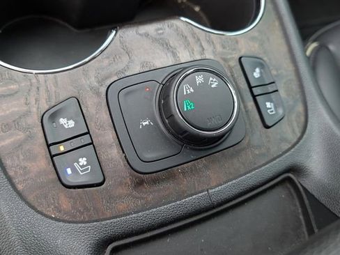 Used 2021 GMC Acadia Denali w/ Denali Technology Package image 28