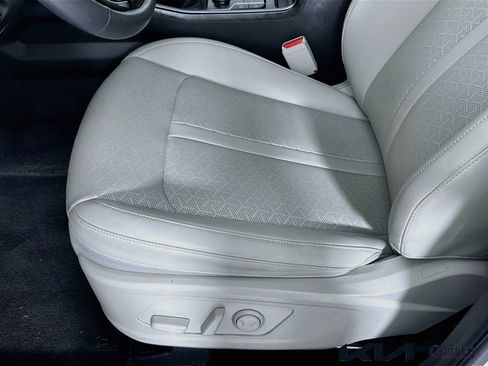 Certified 2023 Kia Sorento S image 19