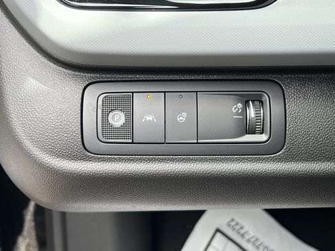 New 2027 Chevrolet Bolt LT w/ Comfort Package FWD image 18