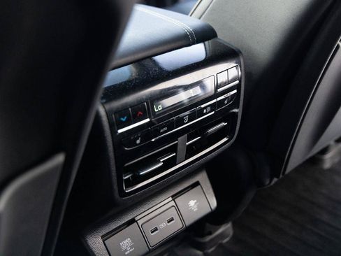 Used 2024 Acura MDX SH-AWD w/ Advance Package image 16
