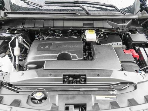 Used 2024 Nissan Pathfinder Platinum image 25