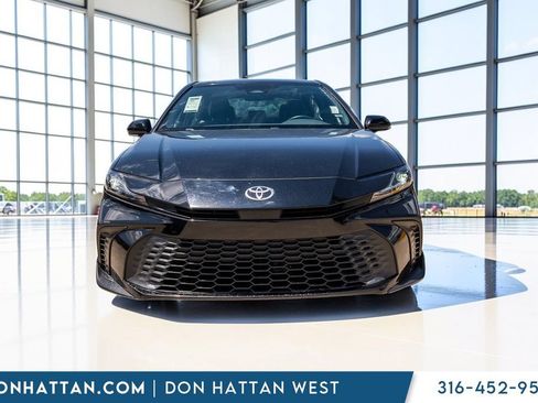 Used 2025 Toyota Camry SE FWD image 23
