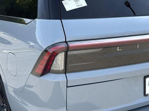 New 2026 Lincoln Navigator Reserve w/ Jet Appearance Package AWD/4WD image 11