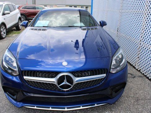 Used 2017 Mercedes-Benz SLC 300 w/ Premium 1 Package image 4